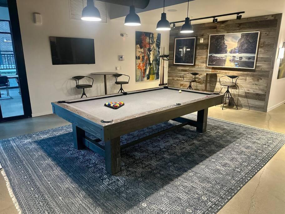 Modern Apartment Downtown Tacoma Near The Convention Center, Free Netflix , King Size Bed & Futon Sofa Bed , Ac, Great Amenities Rooftop, Self-Check-In Екстер'єр фото