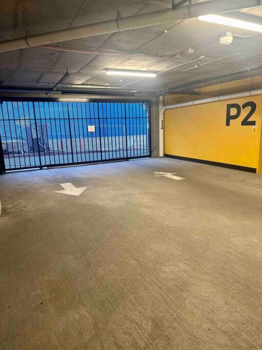 Modern Apartment Downtown Tacoma Near The Convention Center, Free Netflix , King Size Bed & Futon Sofa Bed , Ac, Great Amenities Rooftop, Self-Check-In Екстер'єр фото
