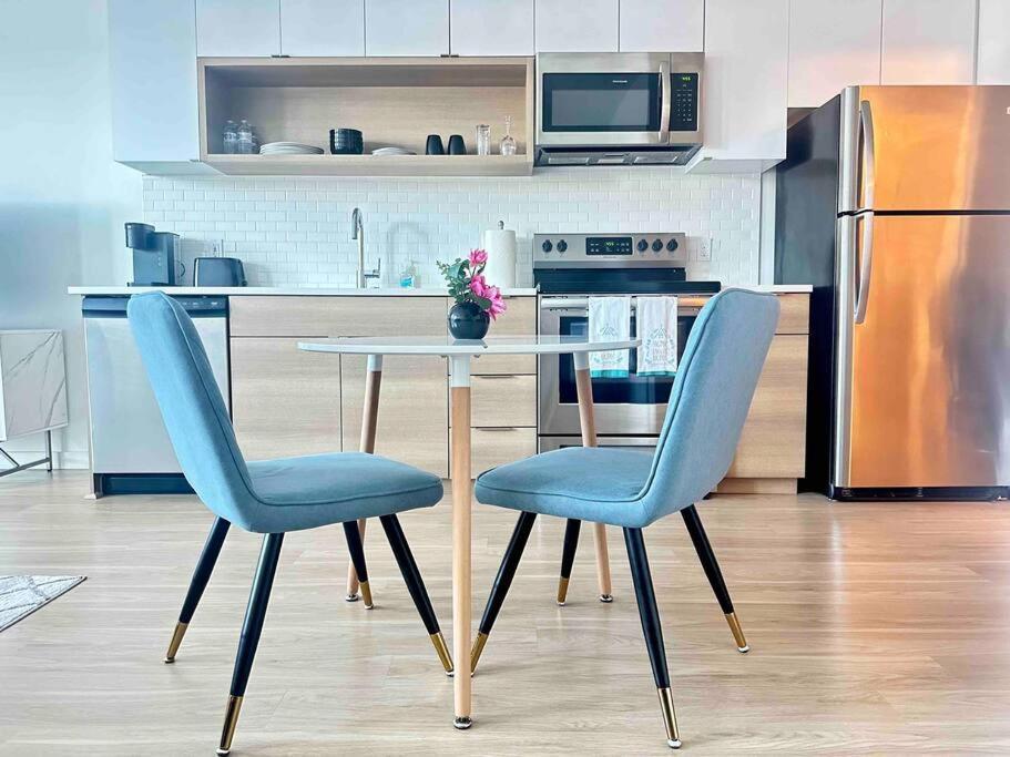 Modern Apartment Downtown Tacoma Near The Convention Center, Free Netflix , King Size Bed & Futon Sofa Bed , Ac, Great Amenities Rooftop, Self-Check-In Екстер'єр фото